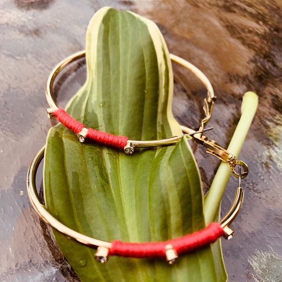 Statement Gold tone & Orange Bib Necklace - Picture 7 of 7